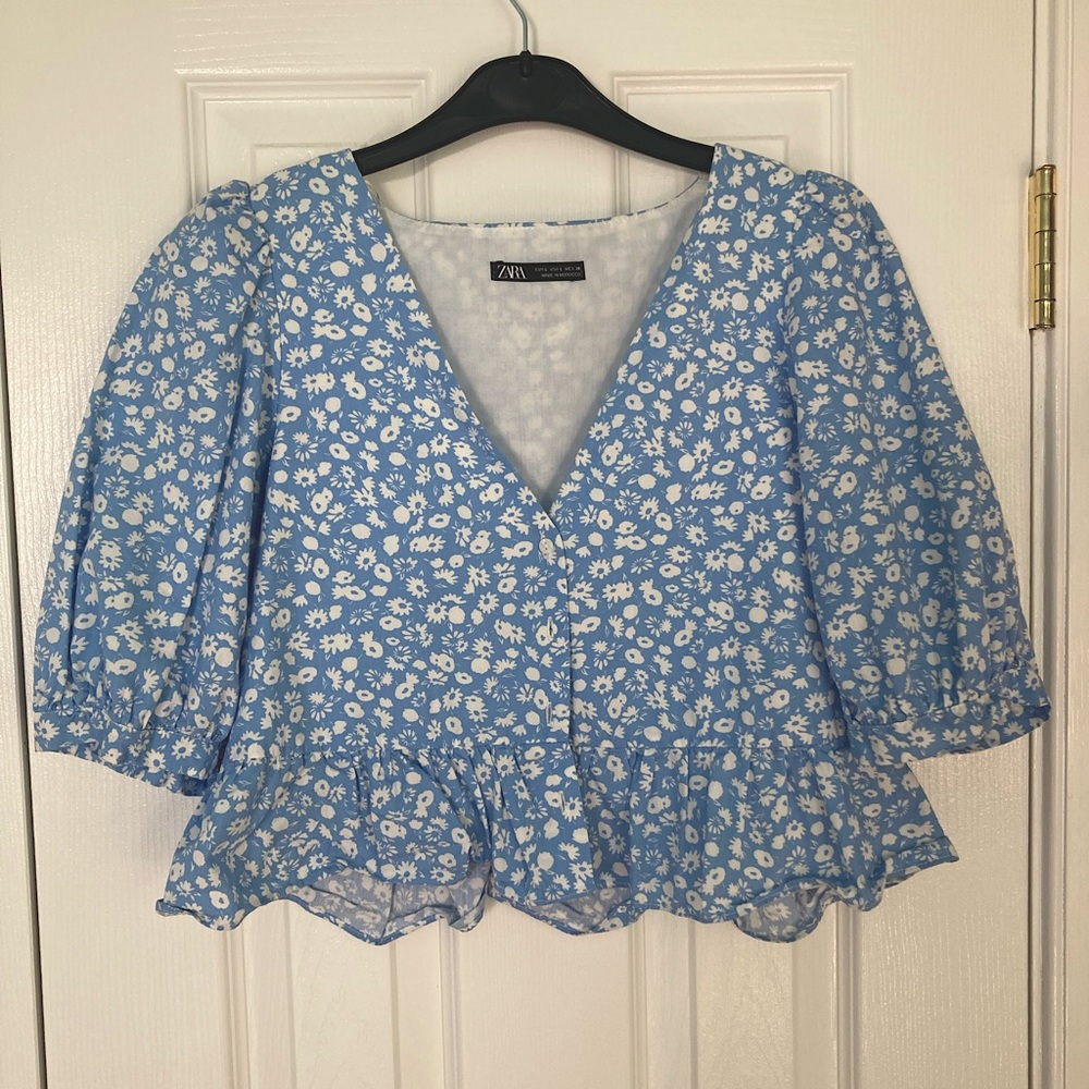 Zara Blue Floral Button Up Top (Large)